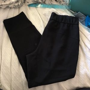 Lululemon Black On the Fly Woven 7/8 Pants